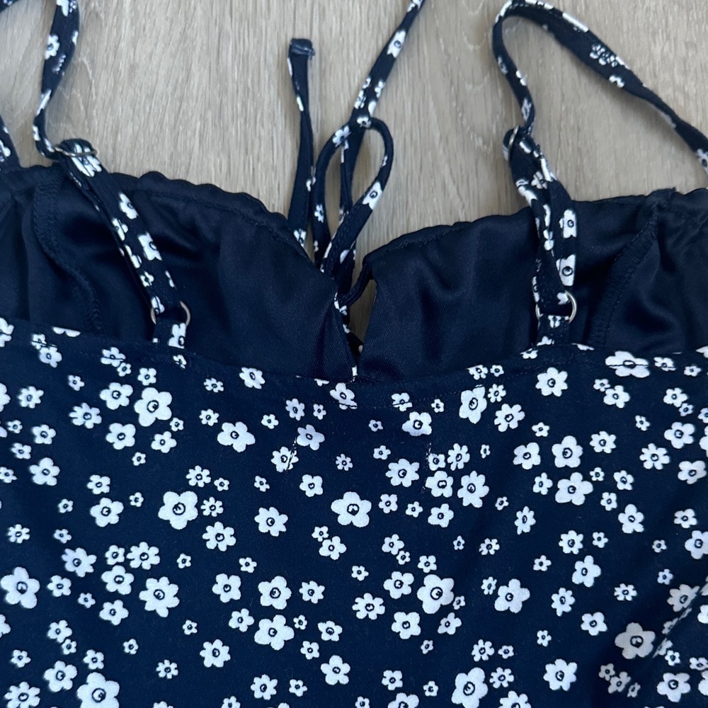 HOLLISTER NWOT Floral Spaghetti Strap Dress size XXS - Picture 6 of 9